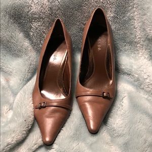 Women’s size 8 maripe dress shoe